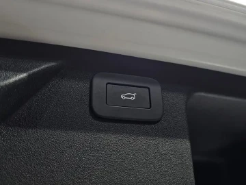 2025 Land Rover Discovery Sport с пробегом 20 366 км