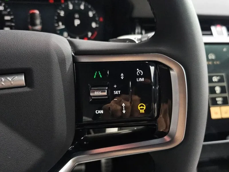 2025 Land Rover Discovery Sport с пробегом 20 366 км