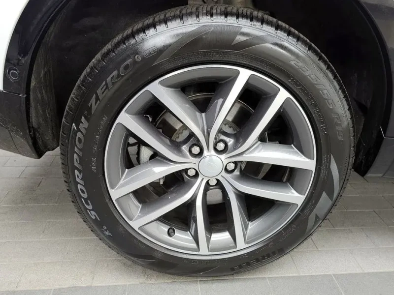 2025 Land Rover Discovery Sport с пробегом 8 430 км