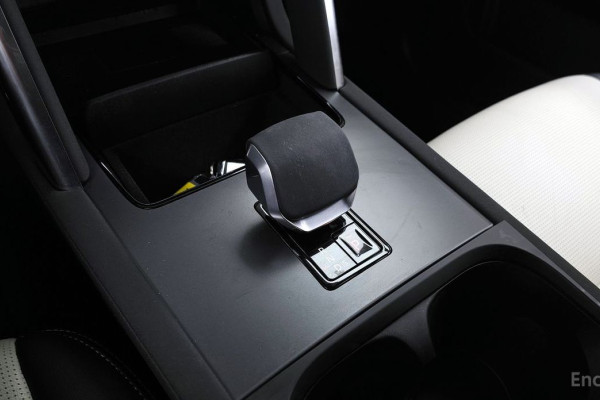 2025 Land Rover Discovery Sport с пробегом 8 430 км