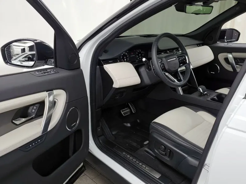 2025 Land Rover Discovery Sport с пробегом 8 430 км