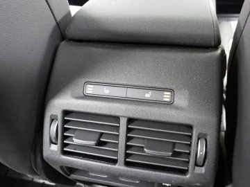 2025 Land Rover Discovery Sport с пробегом 8 430 км