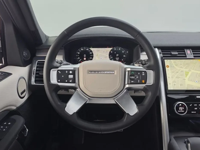 2024 Land Rover Discovery с пробегом 17 381 км