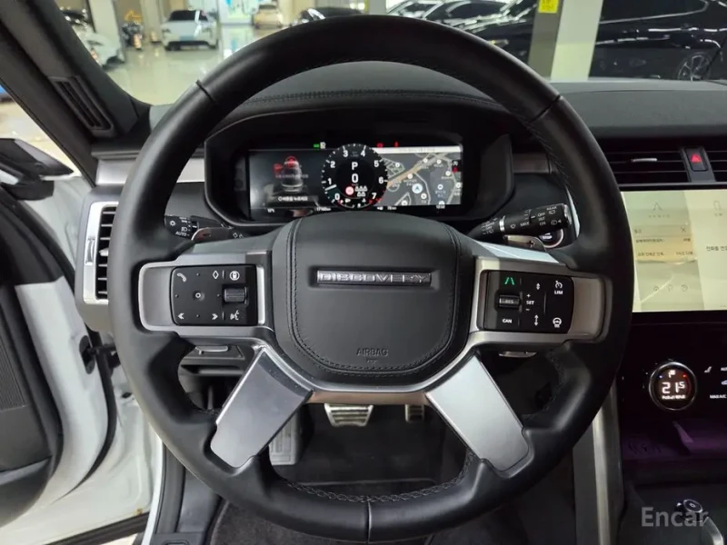 2025 Land Rover Discovery с пробегом 17 151 км