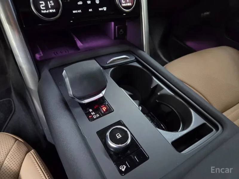 2025 Land Rover Discovery с пробегом 17 151 км