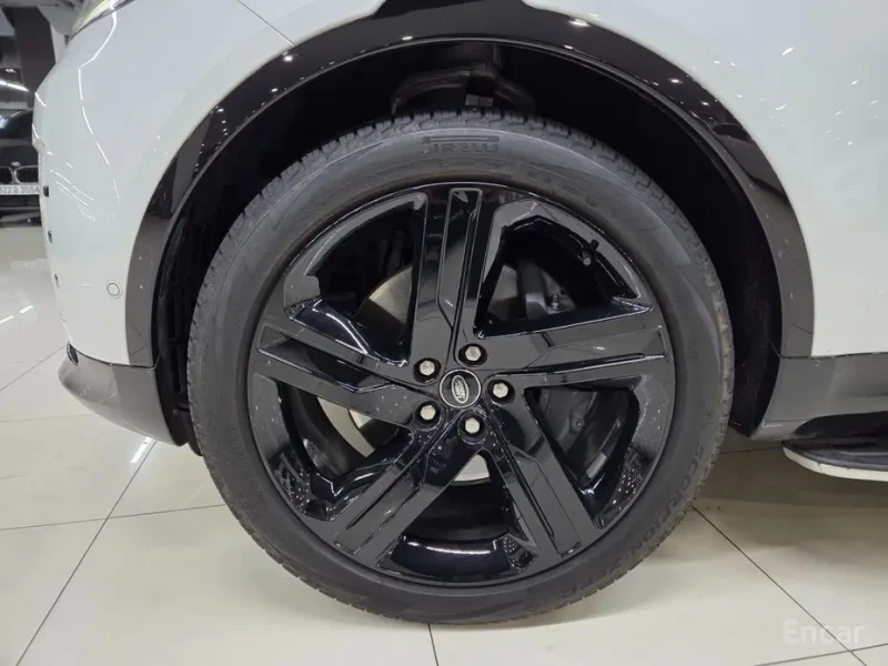 2025 Land Rover Discovery с пробегом 17 151 км