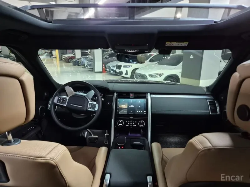 2025 Land Rover Discovery с пробегом 10 055 км
