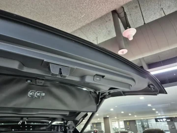 2025 Land Rover Discovery с пробегом 10 055 км