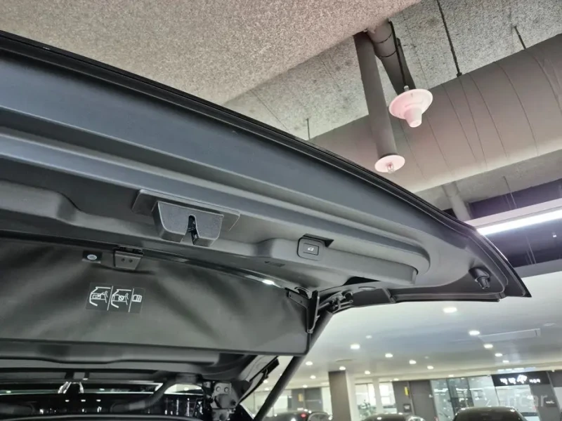 2025 Land Rover Discovery с пробегом 10 055 км