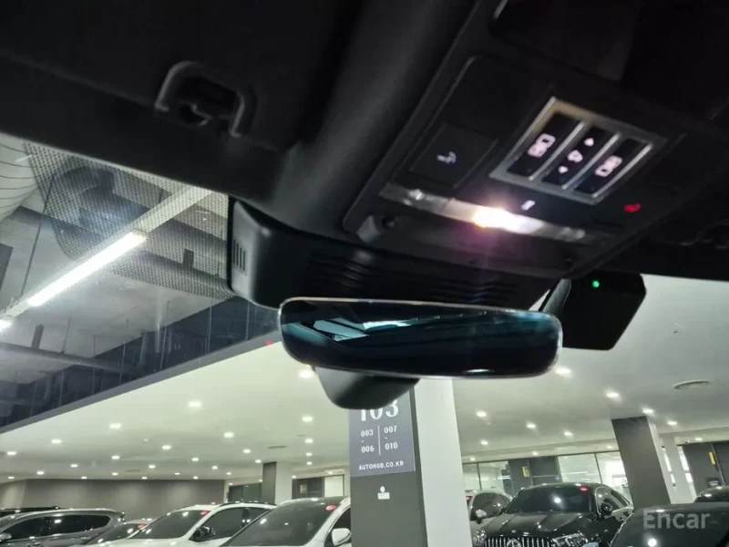 2025 Land Rover Discovery с пробегом 10 055 км