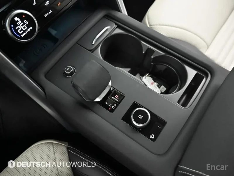 2025 Land Rover Discovery с пробегом 14 836 км