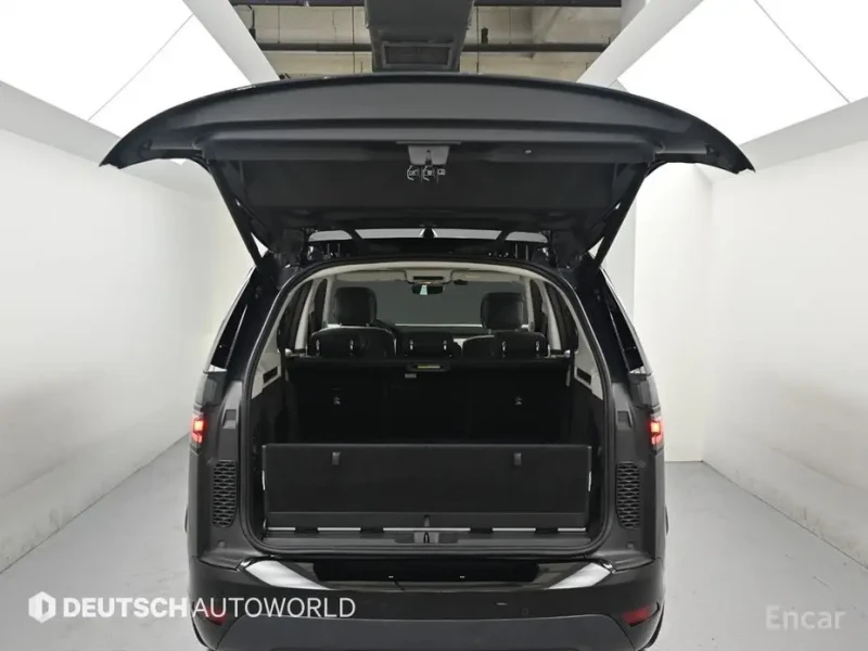 2025 Land Rover Discovery с пробегом 14 836 км