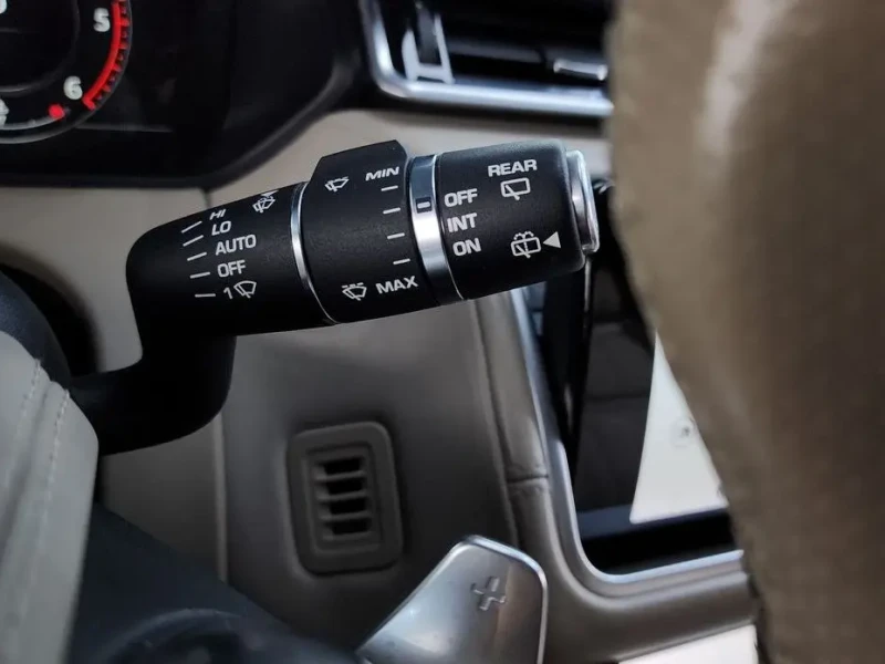 2017 Land Rover Range Rover Velar с пробегом 131 698 км