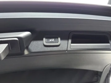 2017 Land Rover Range Rover Velar с пробегом 131 698 км