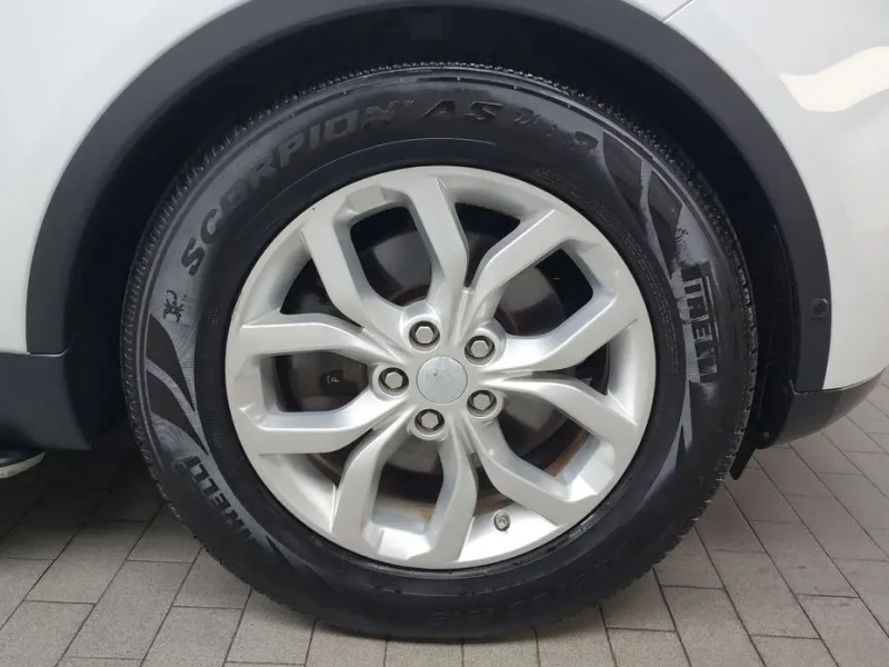 2019 Land Rover Discovery с пробегом 102 200 км