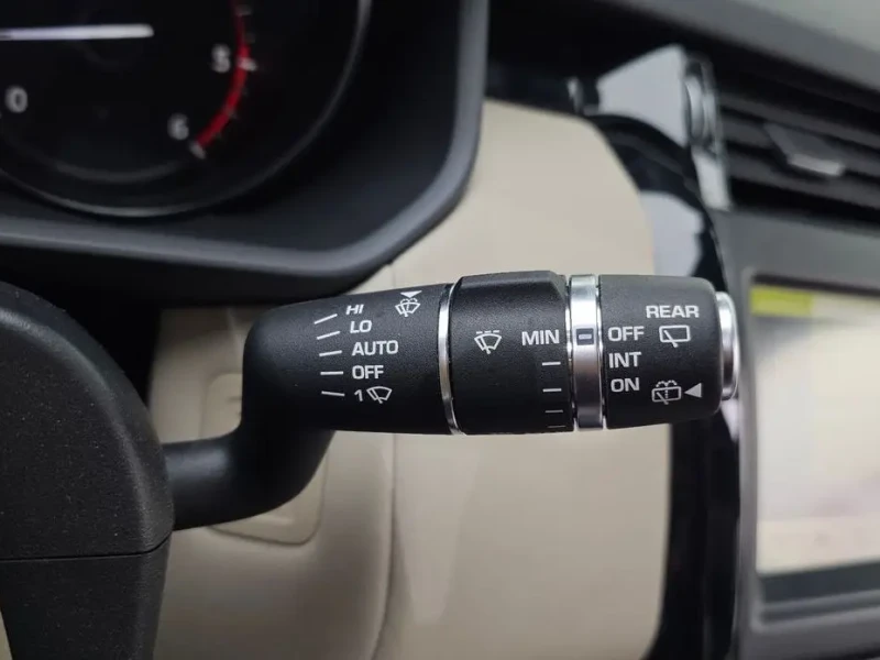 2019 Land Rover Discovery с пробегом 65 784 км