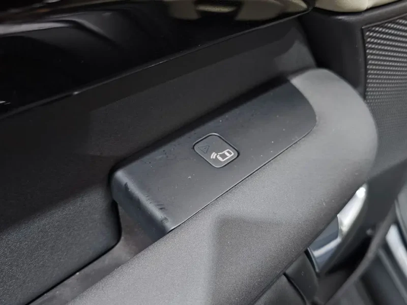 2019 Land Rover Discovery с пробегом 65 784 км