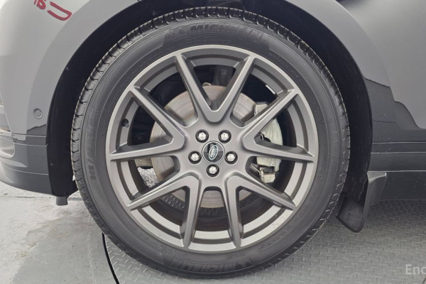 2025 Land Rover Range Rover Velar с пробегом 10 940 км