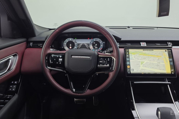 2025 Land Rover Range Rover Velar с пробегом 10 940 км