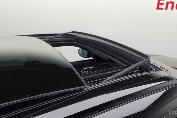 2025 Land Rover Range Rover Velar с пробегом 10 940 км