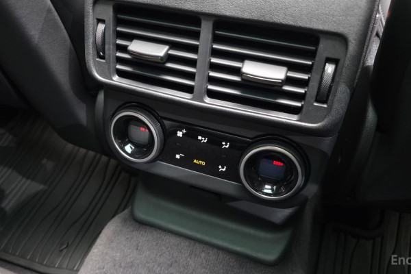 2025 Land Rover Range Rover Velar с пробегом 10 940 км