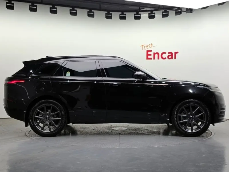 2025 Land Rover Range Rover Velar с пробегом 378 км