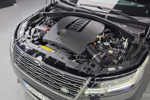 2025 Land Rover Range Rover Velar с пробегом 378 км