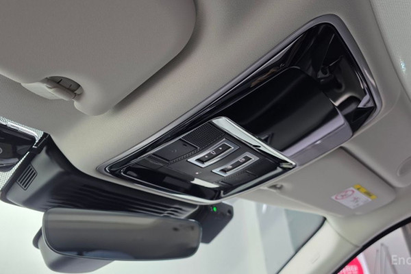 2025 Land Rover Range Rover Velar с пробегом 378 км