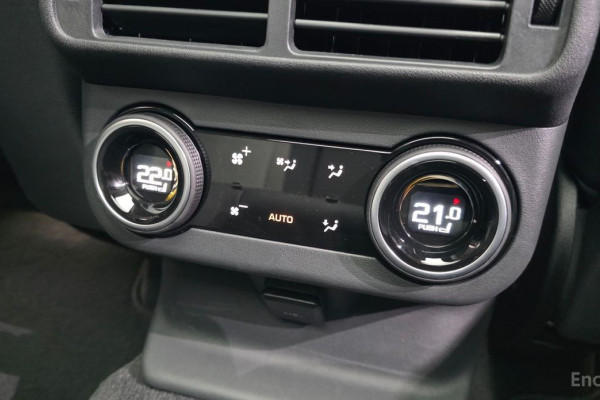 2025 Land Rover Range Rover Velar с пробегом 378 км