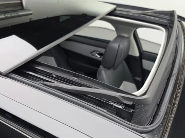 2025 Land Rover Range Rover Velar с пробегом 378 км