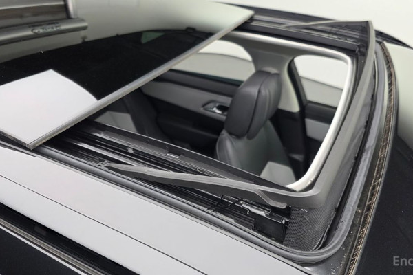 2025 Land Rover Range Rover Velar с пробегом 378 км