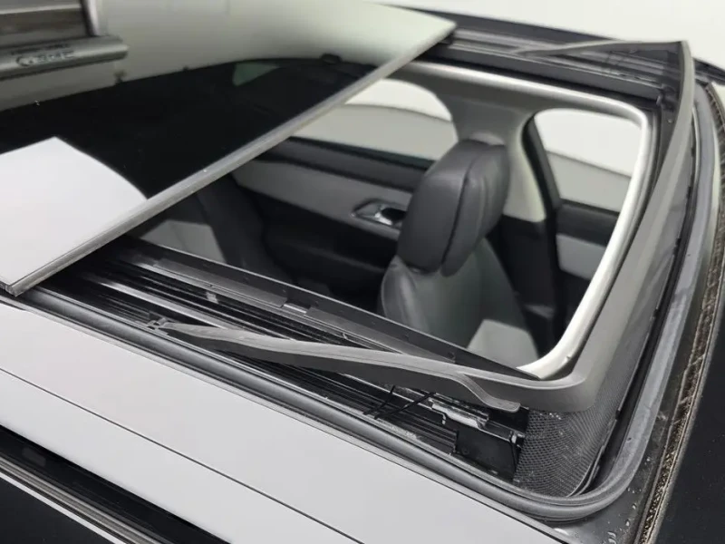 2025 Land Rover Range Rover Velar с пробегом 378 км
