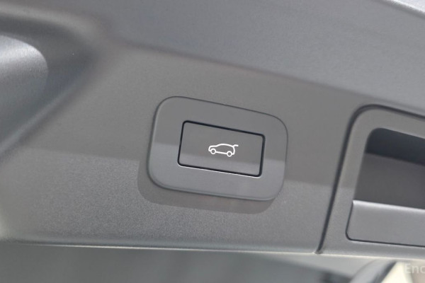 2025 Land Rover Range Rover Velar с пробегом 378 км