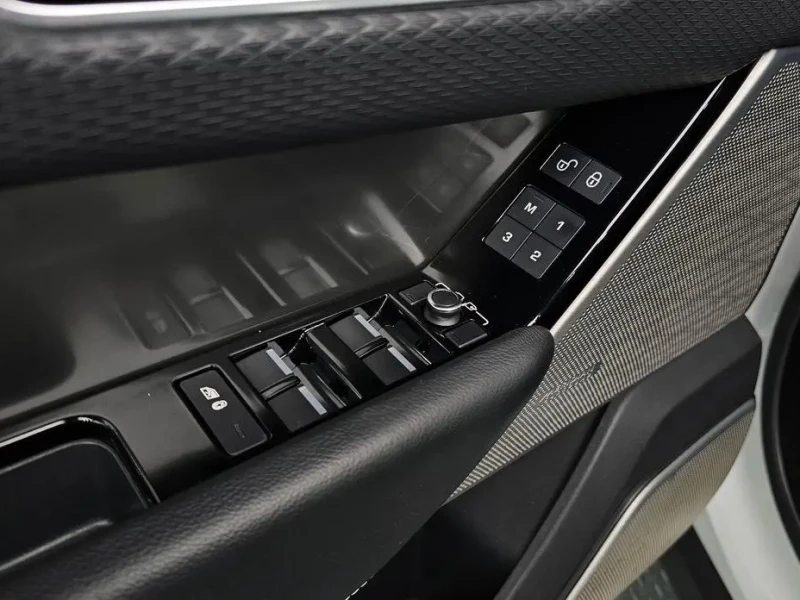 2017 Land Rover Range Rover Velar с пробегом 107 217 км