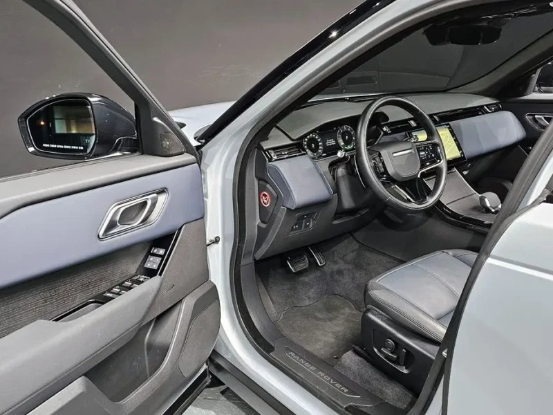 2024 Land Rover Range Rover Velar с пробегом 12 302 км