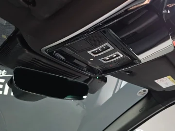 2024 Land Rover Range Rover Velar с пробегом 12 302 км