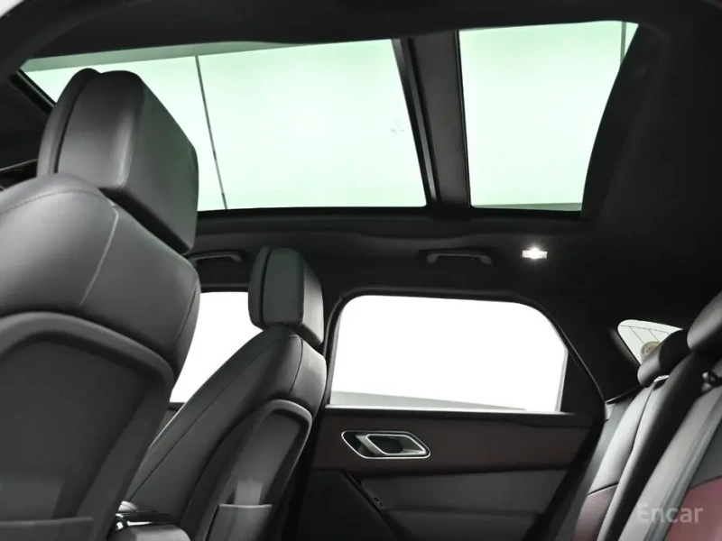 2025 Land Rover Range Rover Velar с пробегом 842 км