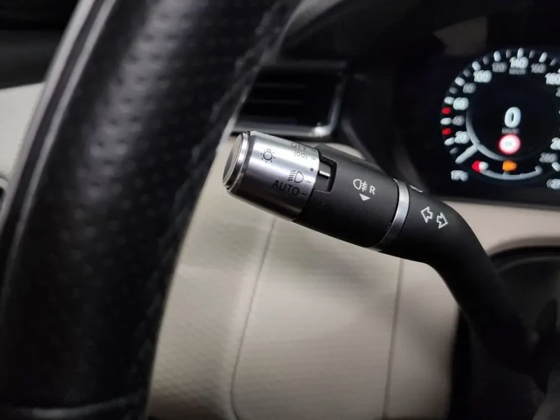 2022 Land Rover Range Rover Velar с пробегом 27 858 км
