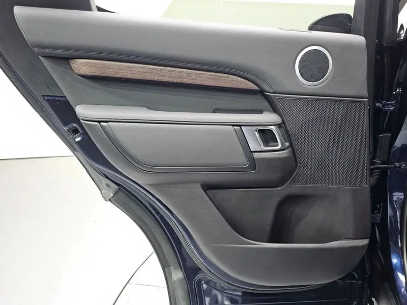 2017 Land Rover Discovery с пробегом 77 565 км