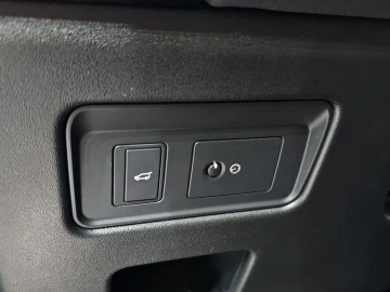 2017 Land Rover Discovery с пробегом 77 565 км