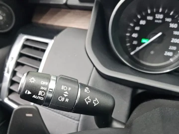 2017 Land Rover Discovery с пробегом 77 565 км