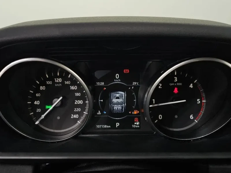 2017 Land Rover Discovery с пробегом 107 158 км
