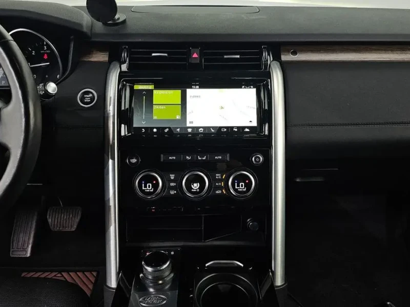 2017 Land Rover Discovery с пробегом 107 158 км