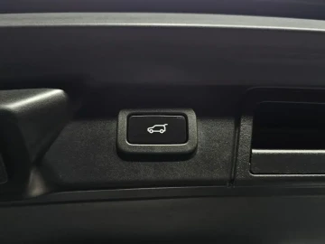 2020 Land Rover Range Rover Velar с пробегом 47 968 км