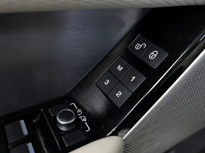 2017 Land Rover Range Rover Velar с пробегом 101 056 км