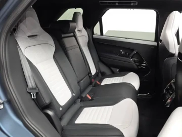 2025 Land Rover Range Rover Sport с пробегом 986 км