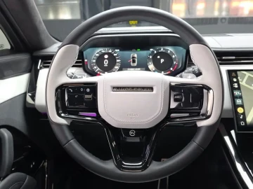 2025 Land Rover Range Rover Sport с пробегом 986 км