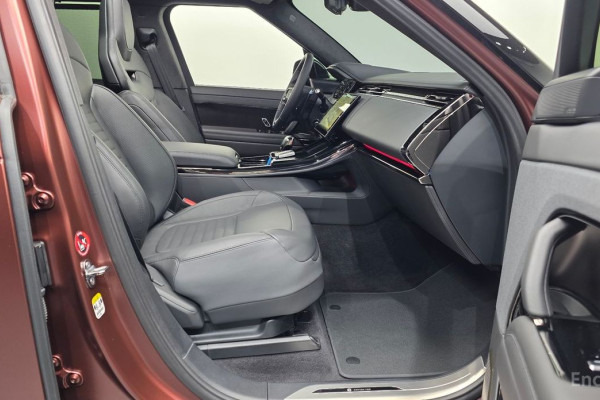 2025 Land Rover Range Rover Sport с пробегом 422 км