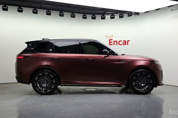 2025 Land Rover Range Rover Sport с пробегом 422 км