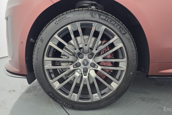 2025 Land Rover Range Rover Sport с пробегом 422 км